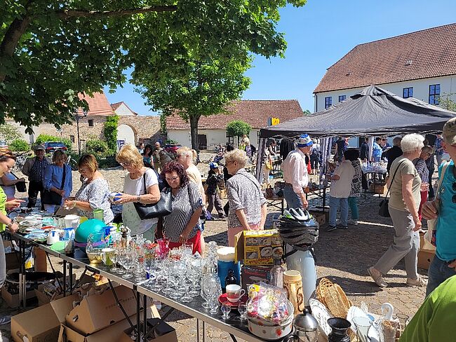 Flohmarkt für den guten Zweck